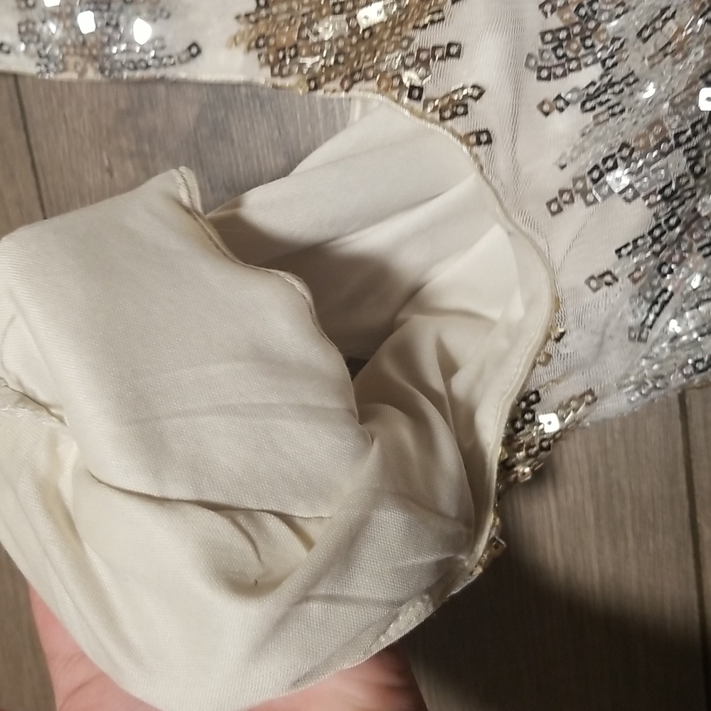 Dress - Picture 2 of 4